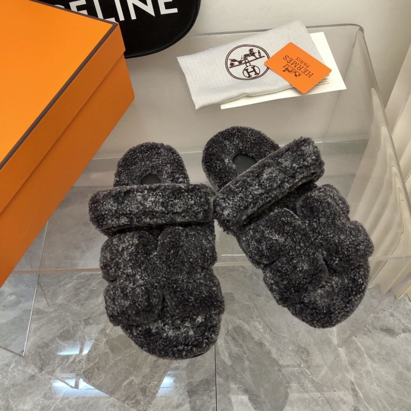 H**mes slippers